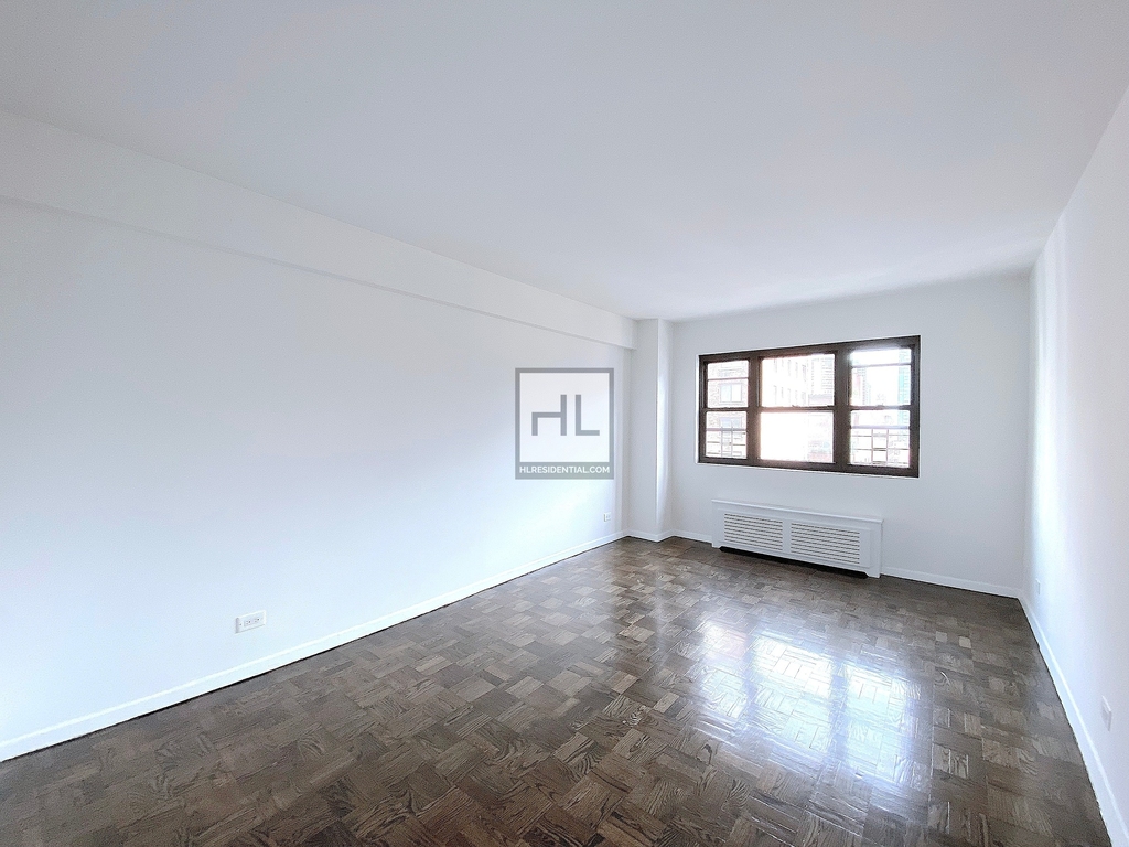 East 35th Street - Photo 7