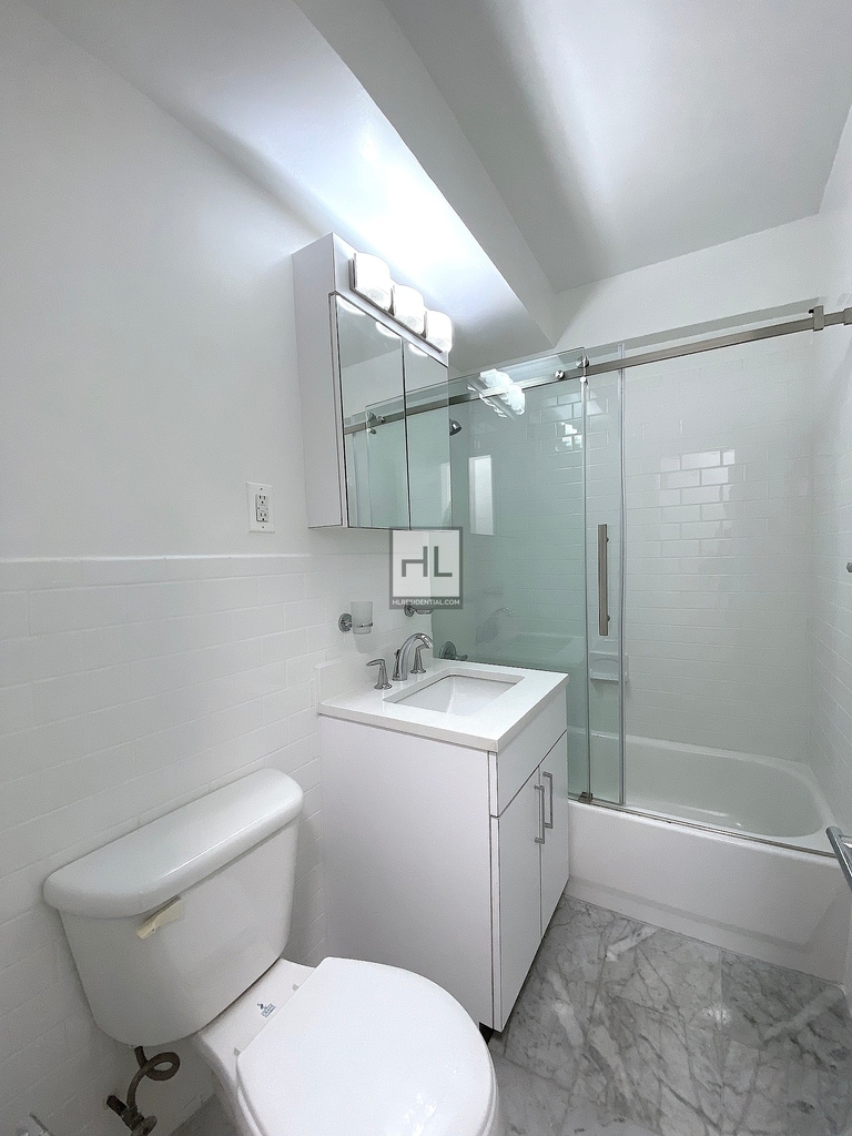 East 35th Street - Photo 6