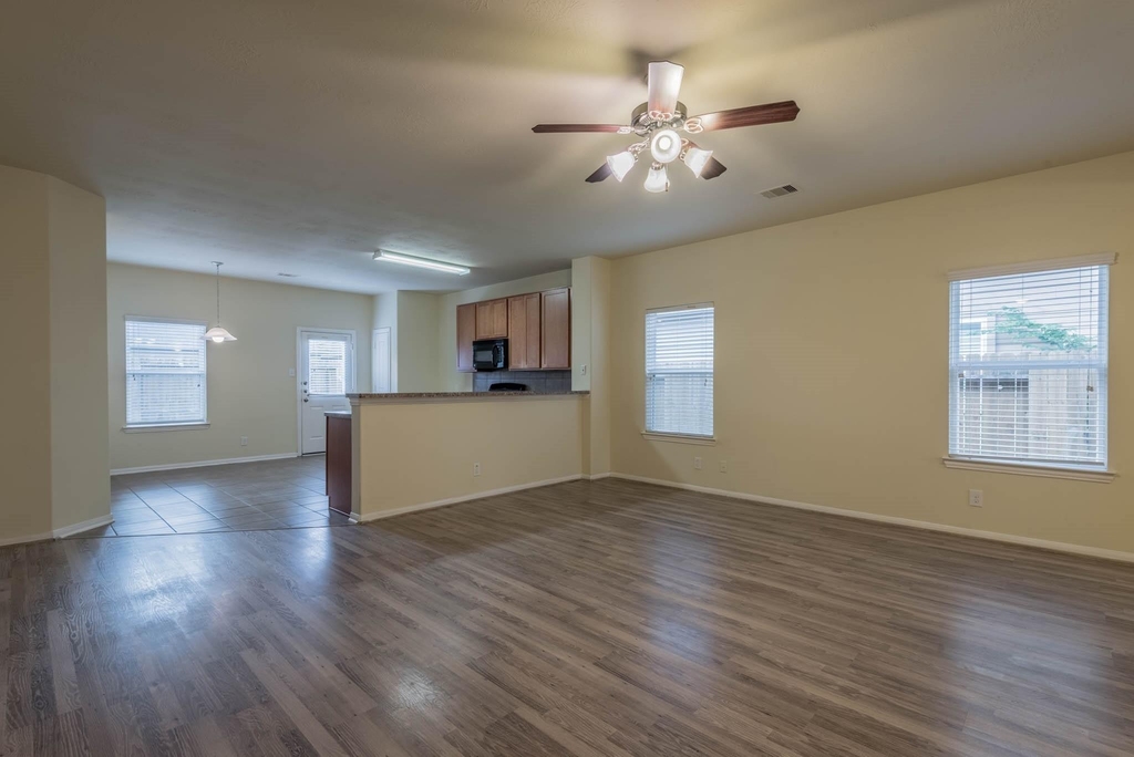 17407 Blackstone Trails Drive - Photo 6