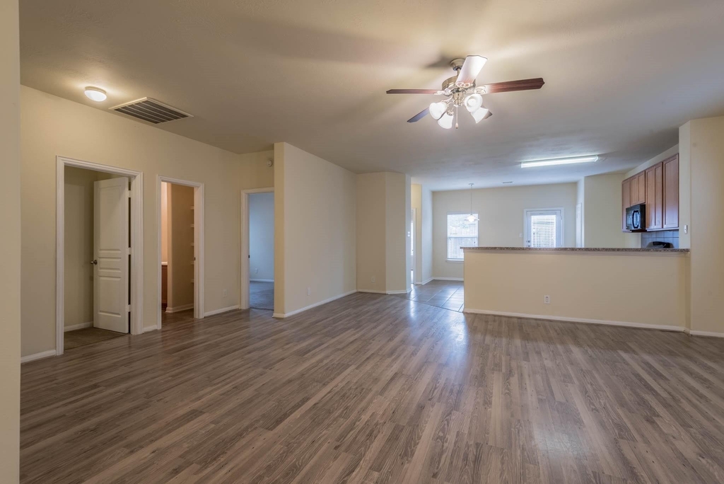 17407 Blackstone Trails Drive - Photo 5