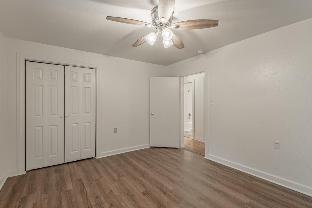 1015 Avenue J - Photo 17