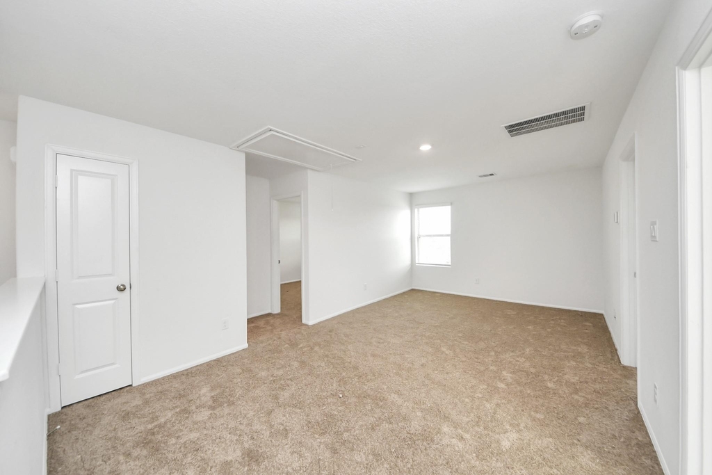 1409 Twilight Green Drive - Photo 11