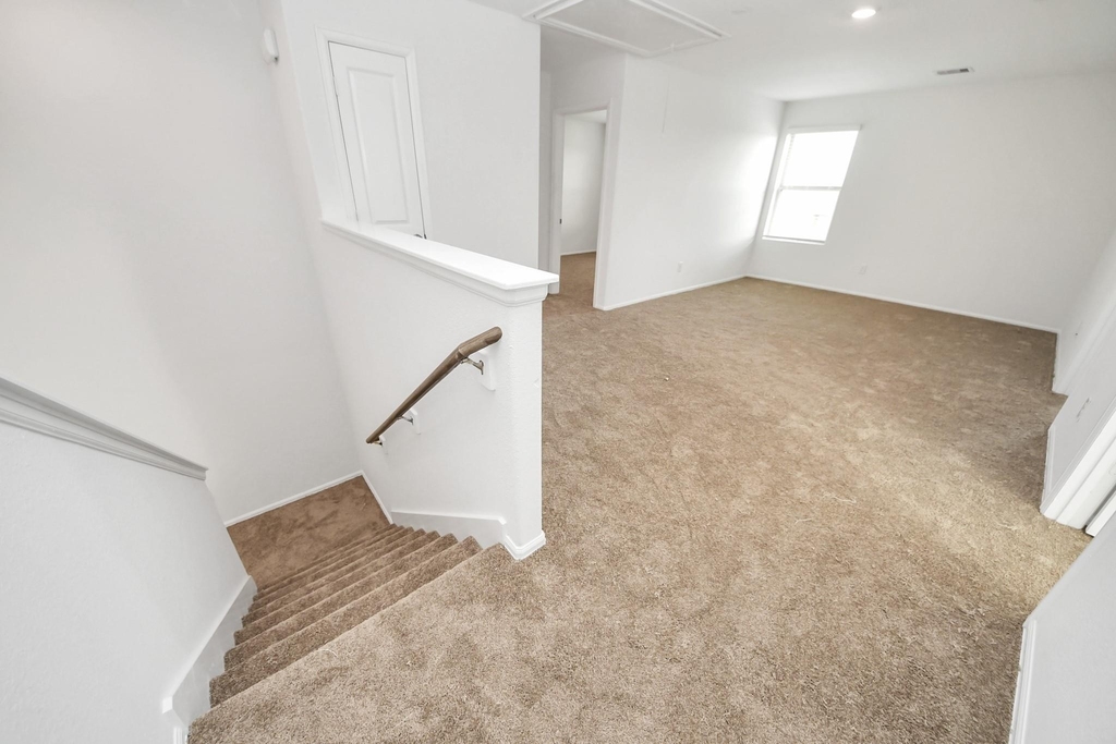 1409 Twilight Green Drive - Photo 10