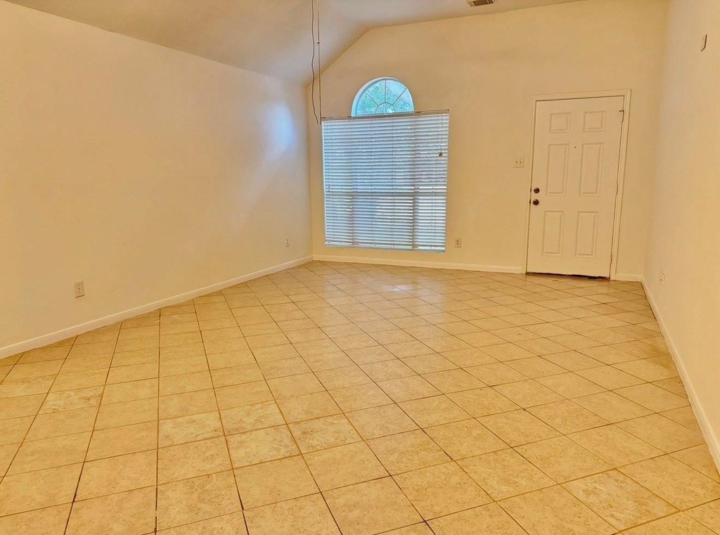 19511 Dawn Canyon Road - Photo 7