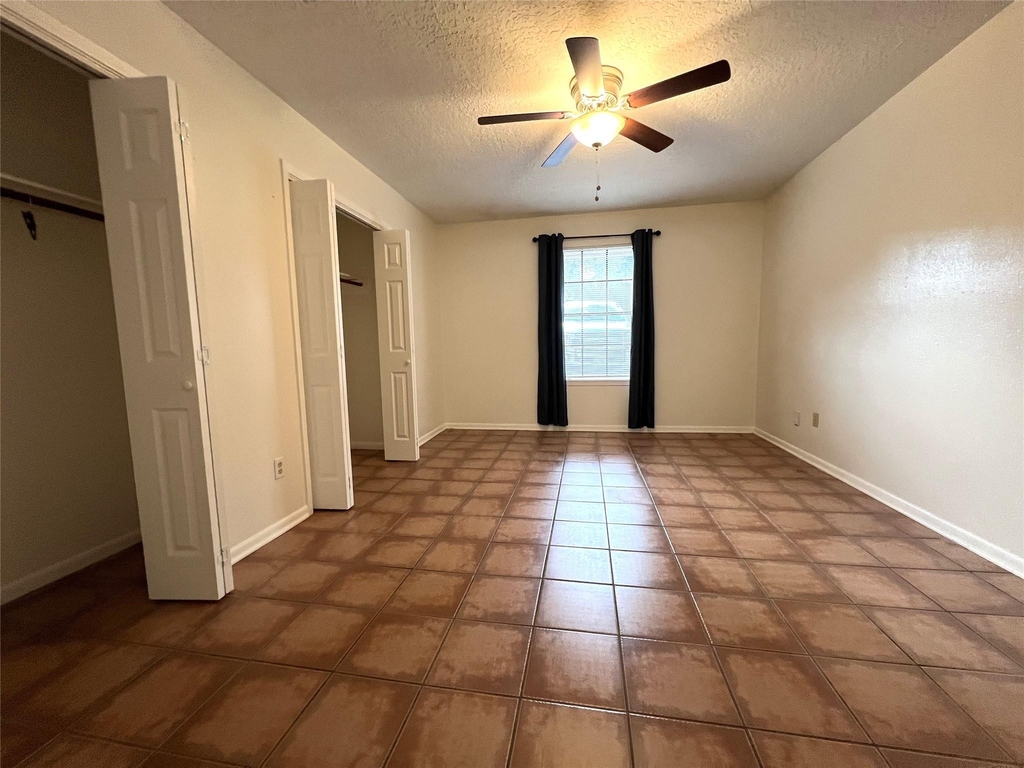 3008 Manor Lane - Photo 5