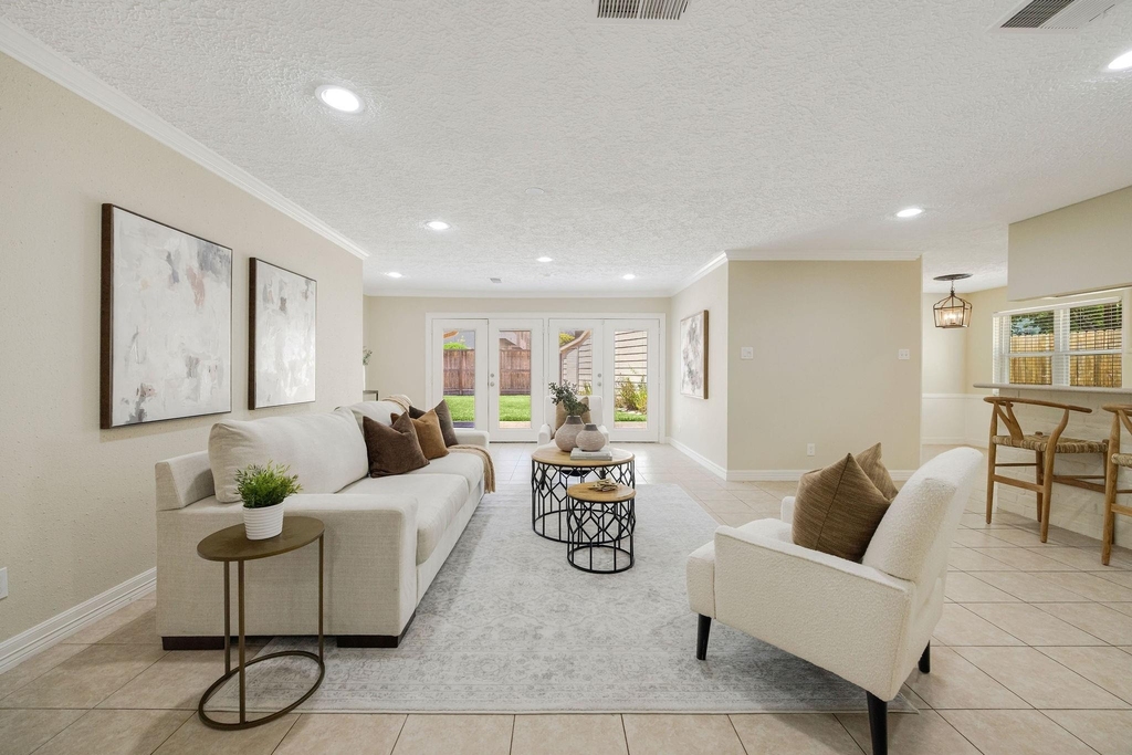 2811 Quincannon Lane - Photo 3