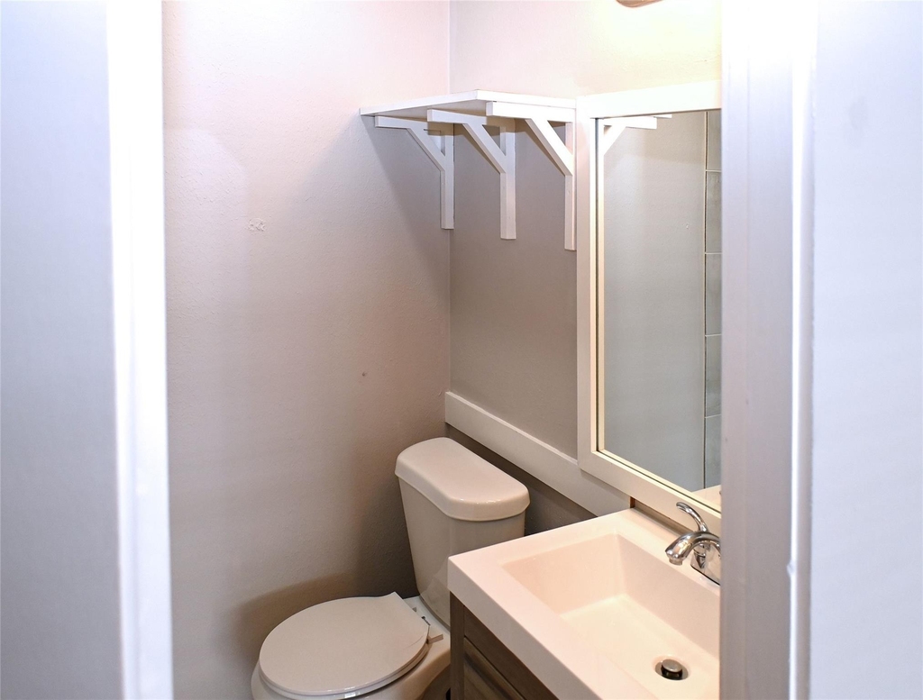 2101 Fountain View Drive - Photo 12