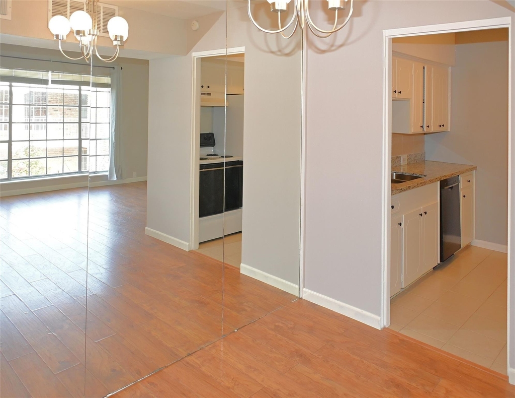 2101 Fountain View Drive - Photo 5