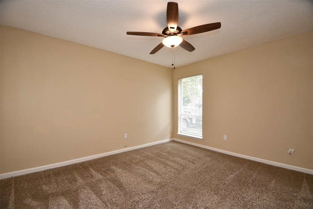 306 Priscilla Court - Photo 5