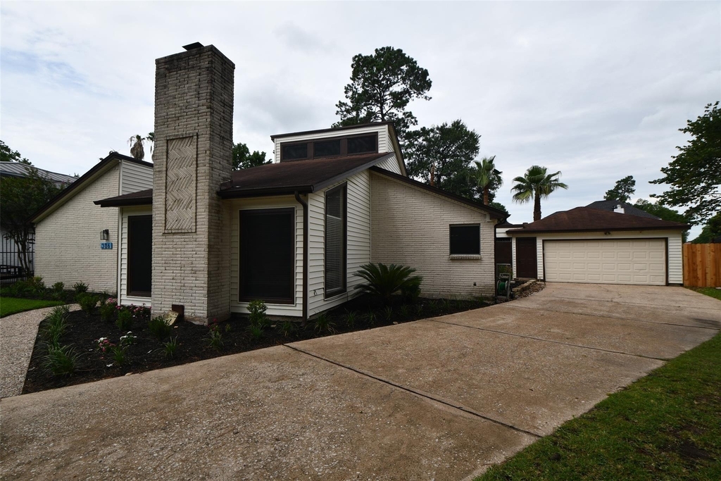 306 Priscilla Court - Photo 2