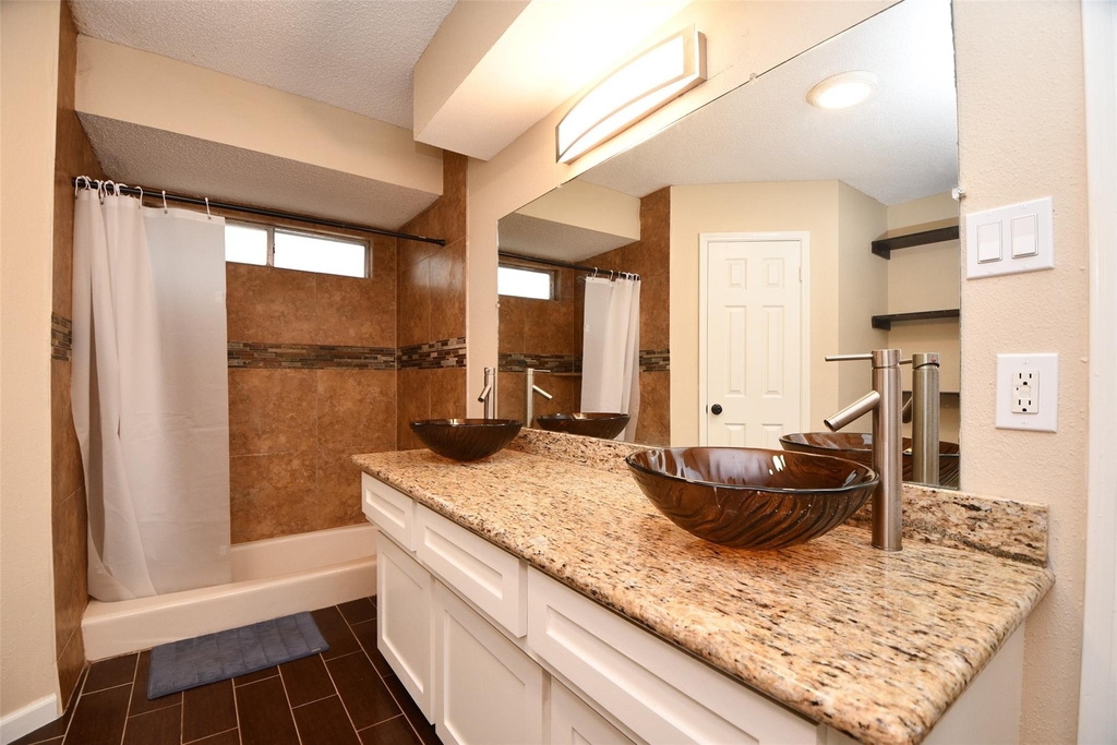 306 Priscilla Court - Photo 11