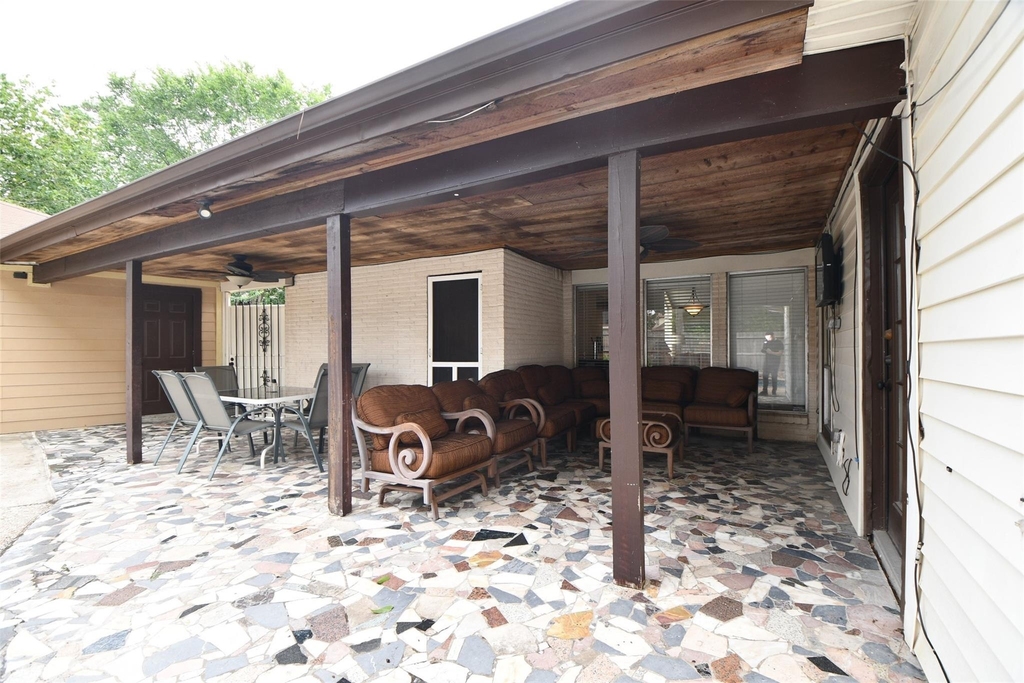 306 Priscilla Court - Photo 24