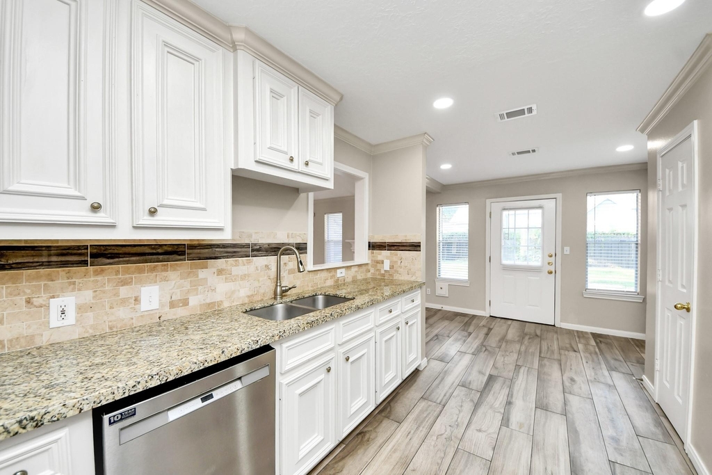 2628 Cliffdale Street - Photo 20