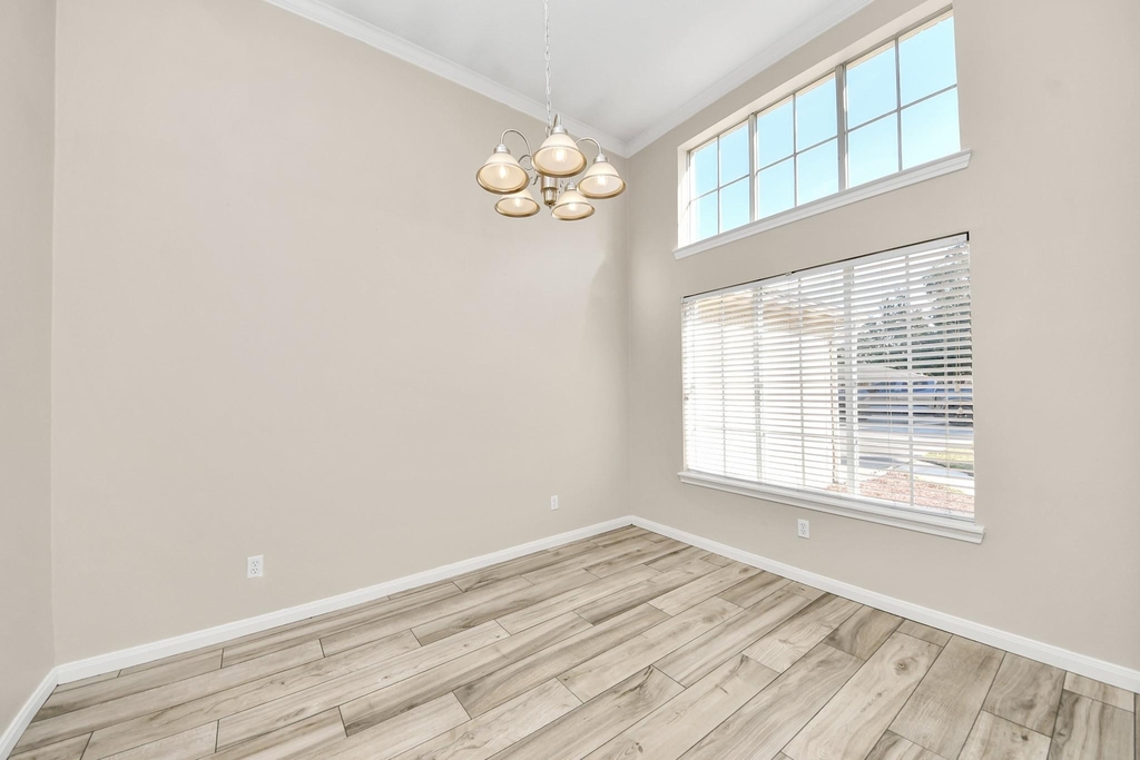 2628 Cliffdale Street - Photo 7