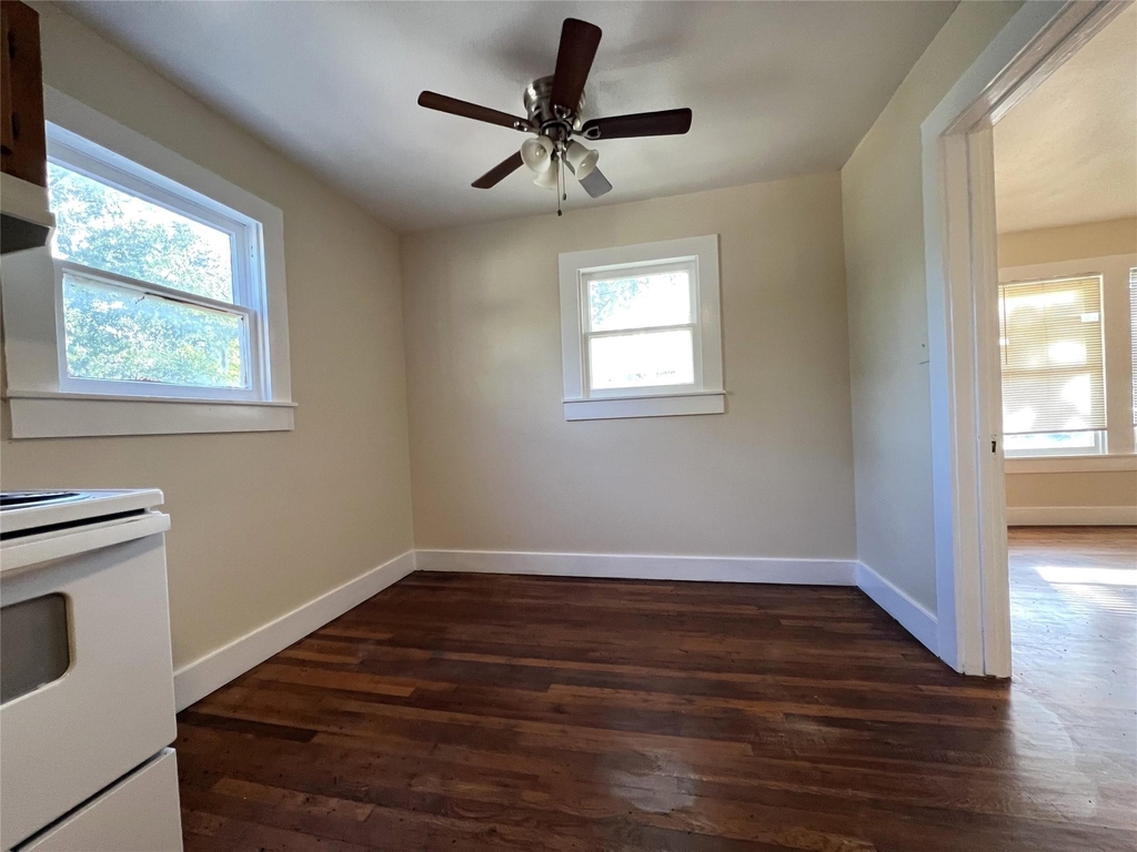 617 12th Street - Photo 10