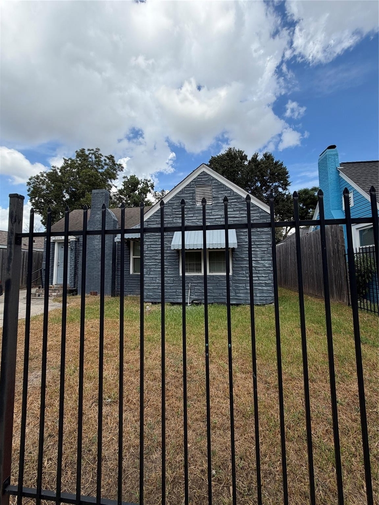 3209 Alabama St - Photo 12