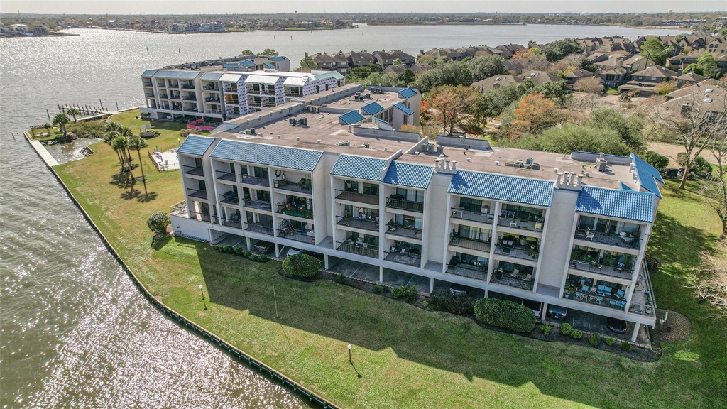 351 Lakeside Lane - Photo 1