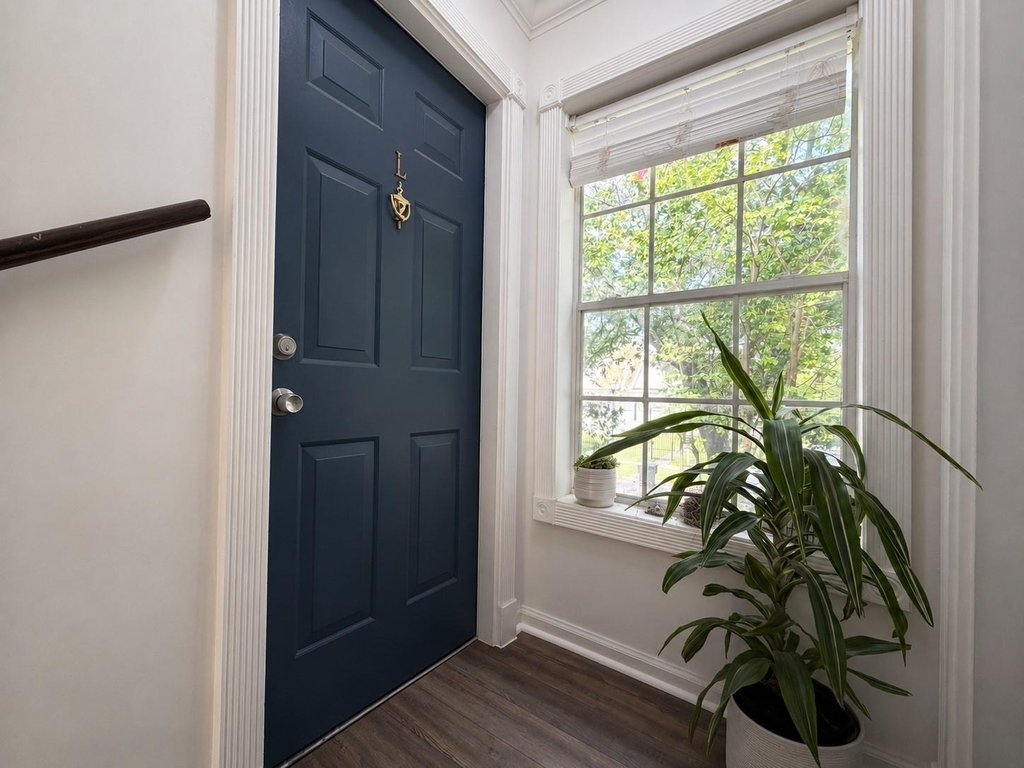 218 W 15th Street - Photo 2