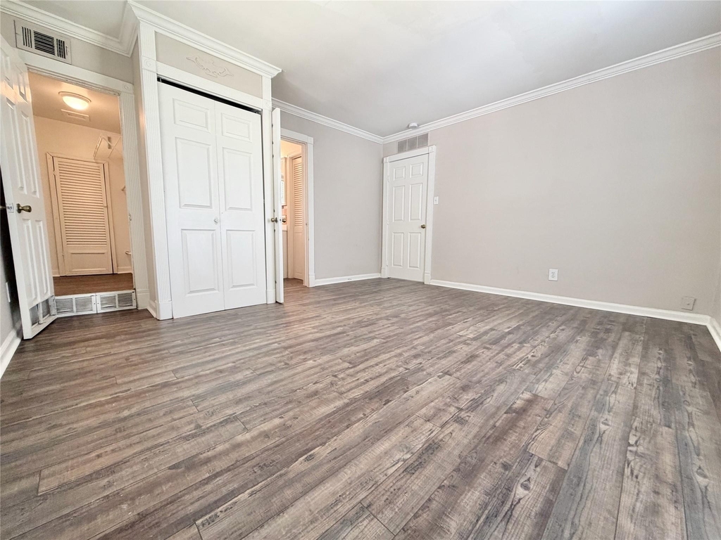 218 W 15th Street - Photo 17