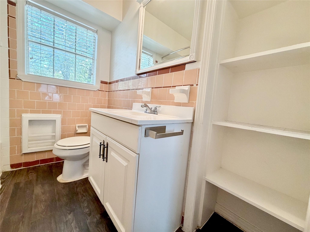218 W 15th Street - Photo 14