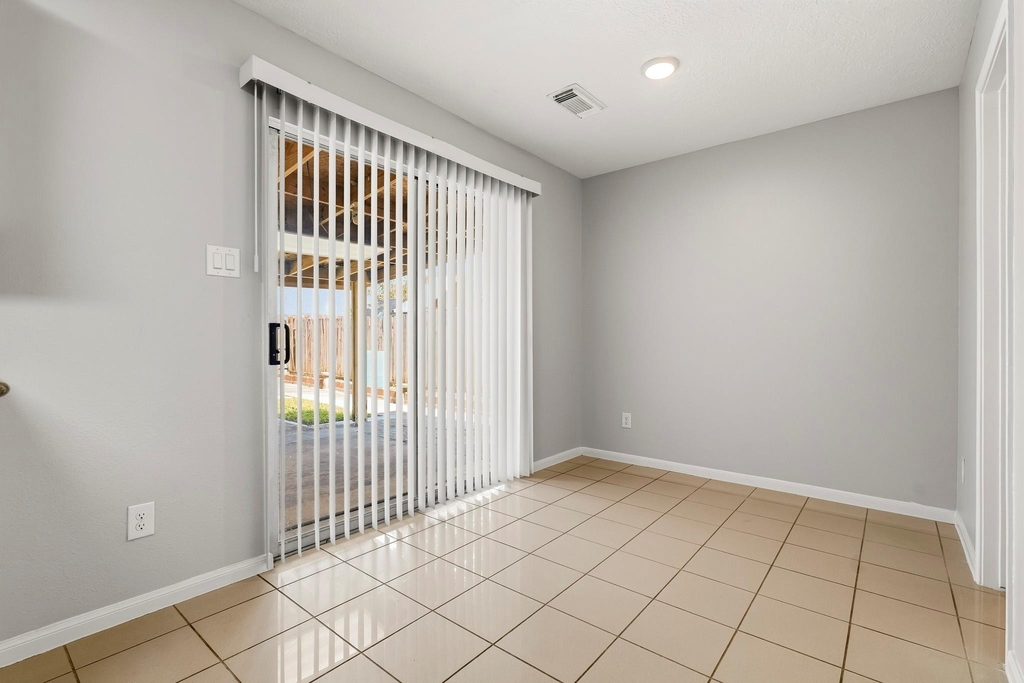 5815 Red River Drive - Photo 8