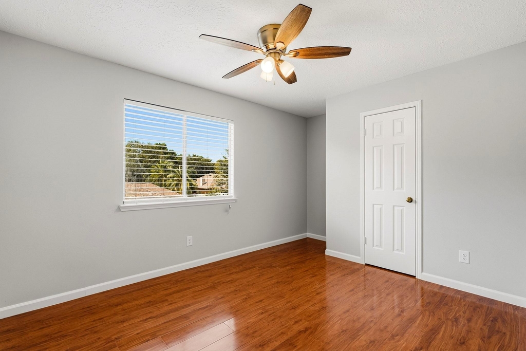 5815 Red River Drive - Photo 17