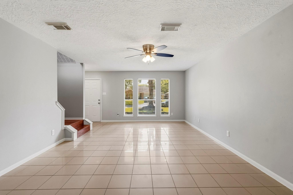 5815 Red River Drive - Photo 2