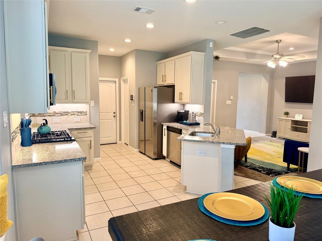 4817 Alvin Street - Photo 2