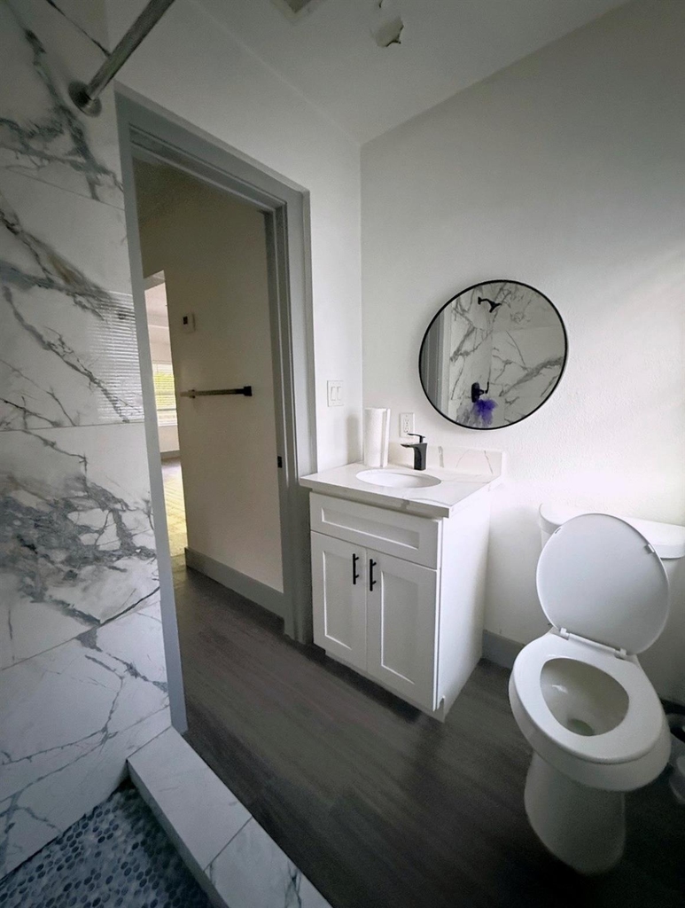 3415 Jackson Street - Photo 2