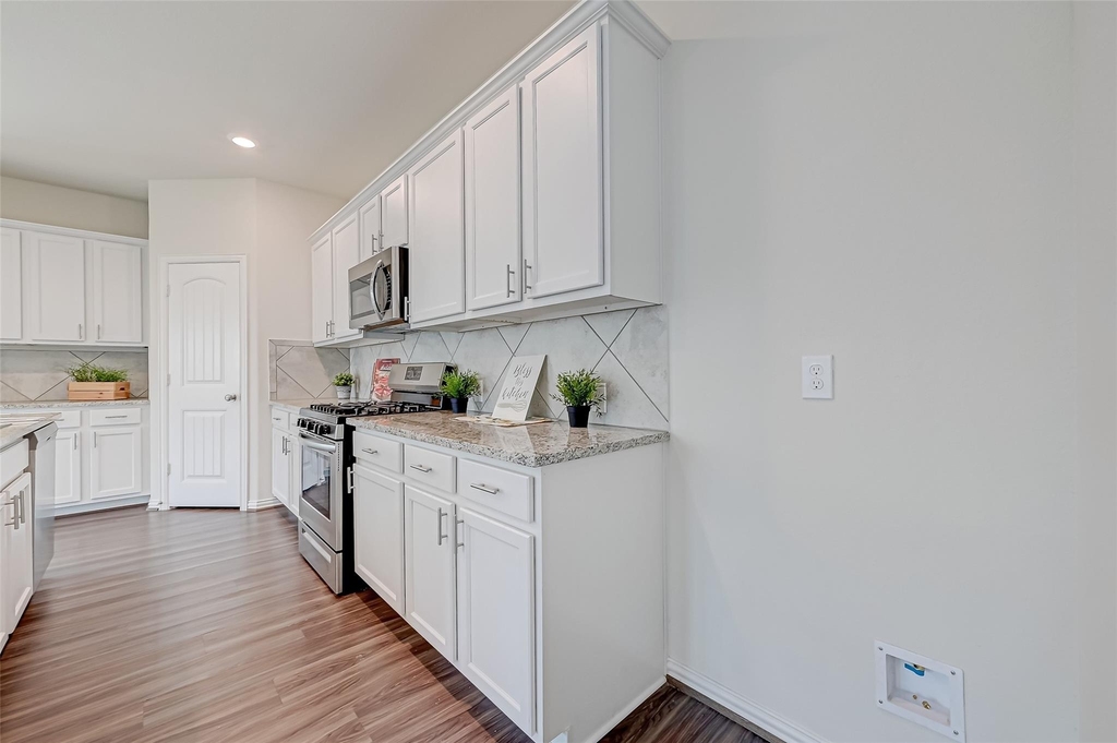 30822 Lake Spur Manor - Photo 13