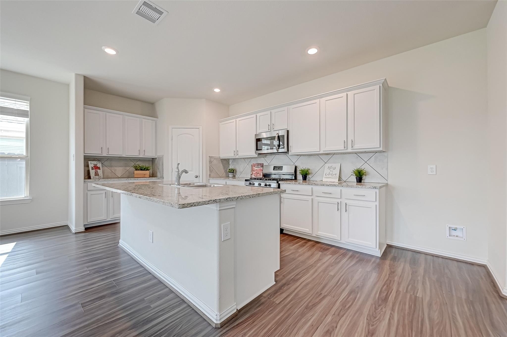 30822 Lake Spur Manor - Photo 11