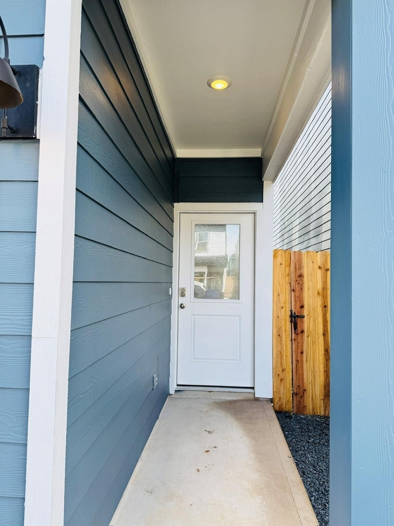 3511 Blackbird Ln - Photo 1