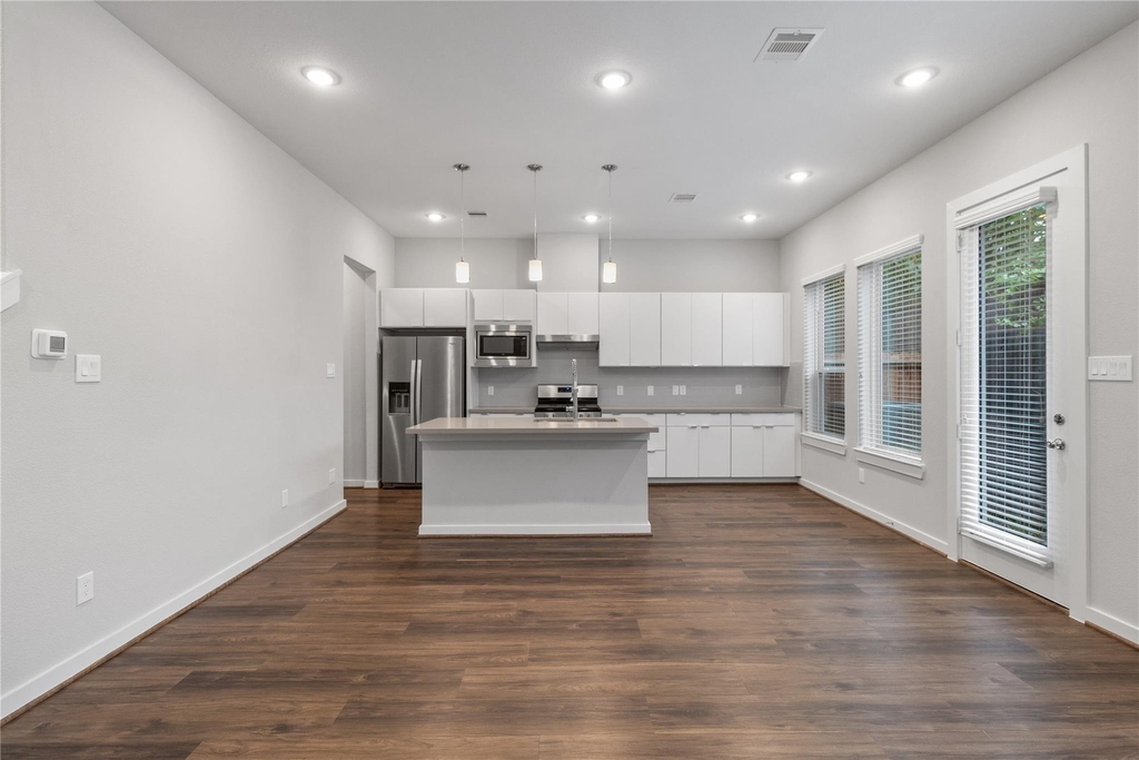 602 Thornton Road - Photo 4