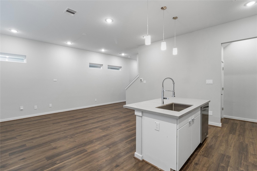 602 Thornton Road - Photo 5