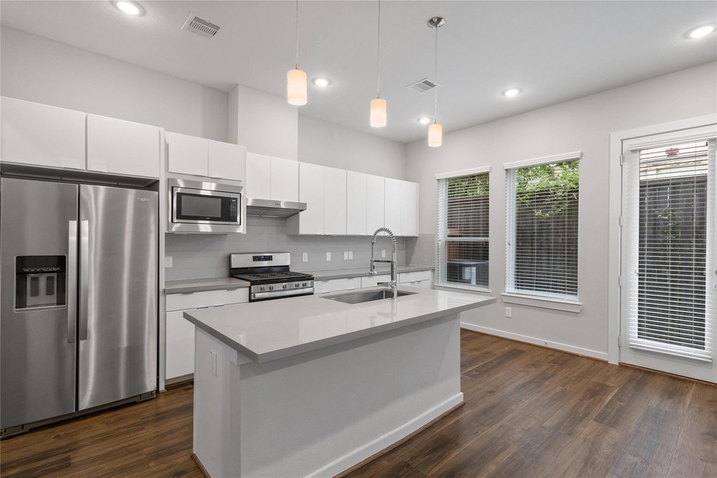 602 Thornton Road - Photo 0