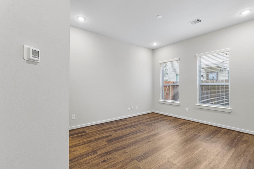 602 Thornton Road - Photo 2
