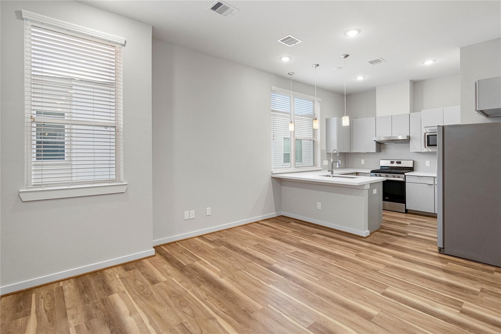 602 Thornton Road - Photo 7