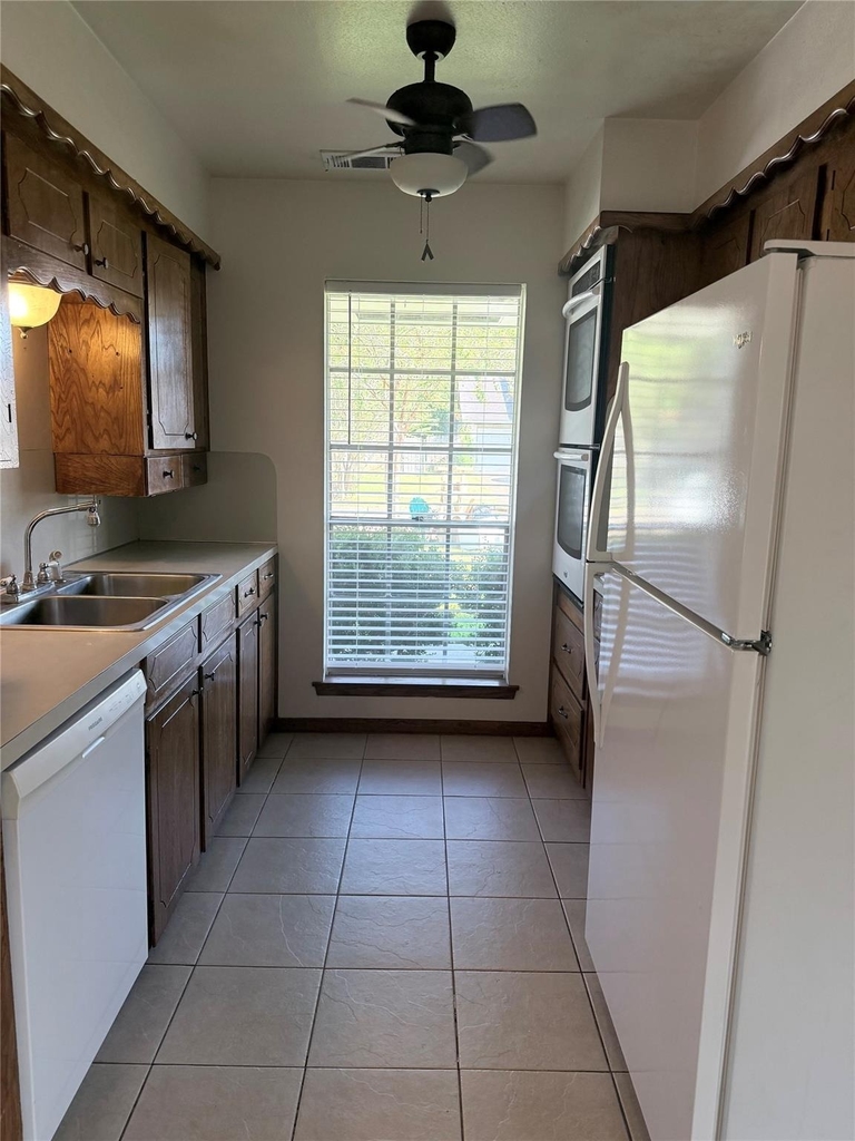 10106 Antrim Lane - Photo 4
