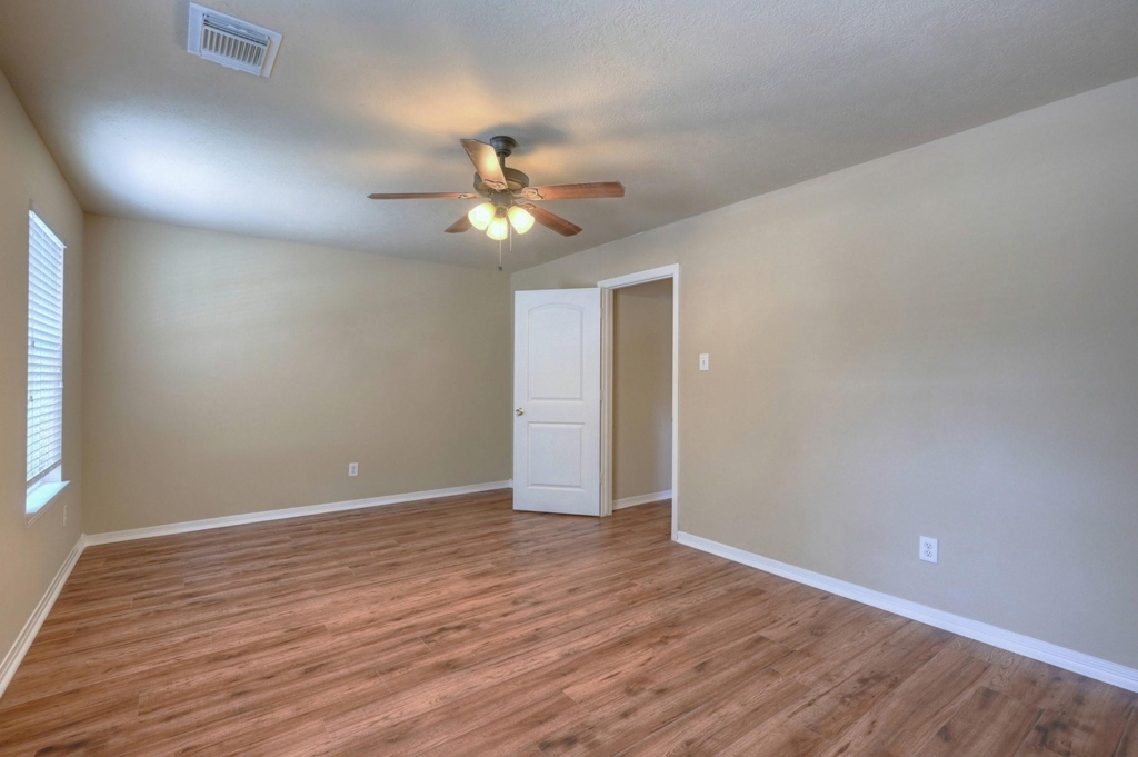21803 Manor Court Drive - Photo 28