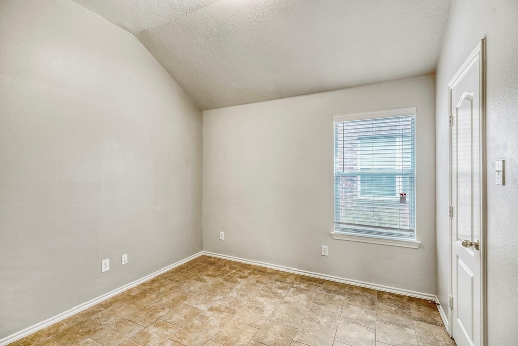 7311 Cragmont Bridge Drive - Photo 15