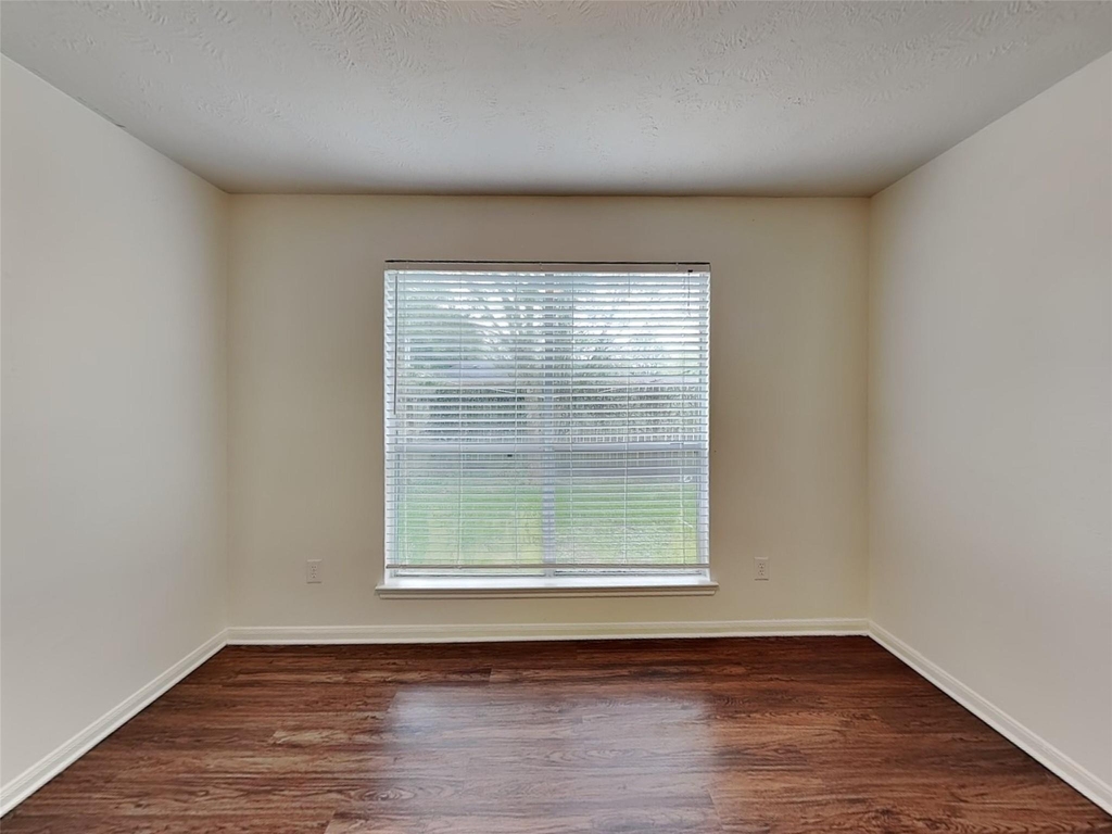 9220 Mahan Drive - Photo 4