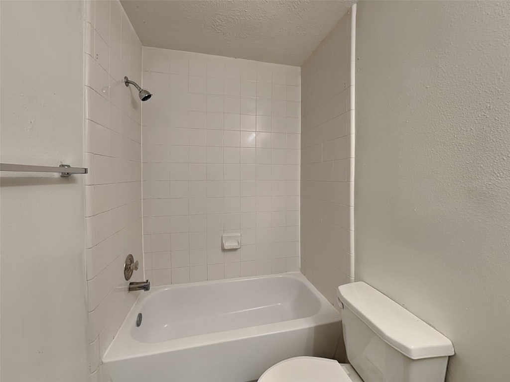 9220 Mahan Drive - Photo 15