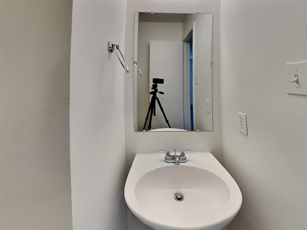 9220 Mahan Drive - Photo 10
