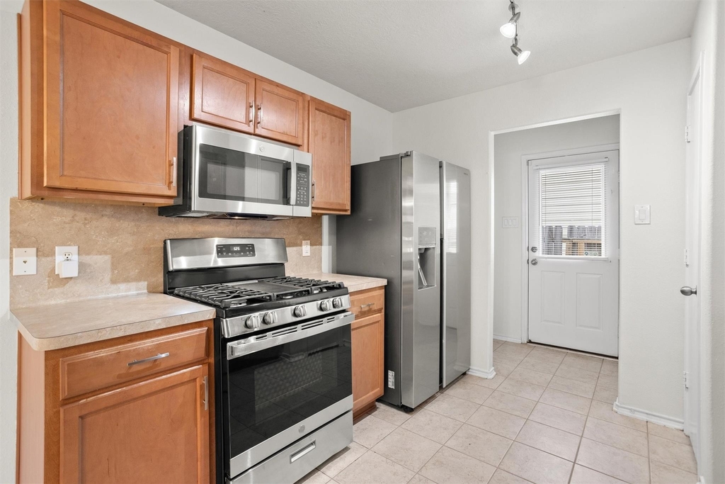8923 Aurora Park Lane - Photo 10