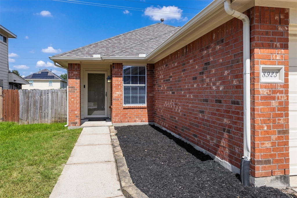 8923 Aurora Park Lane - Photo 2