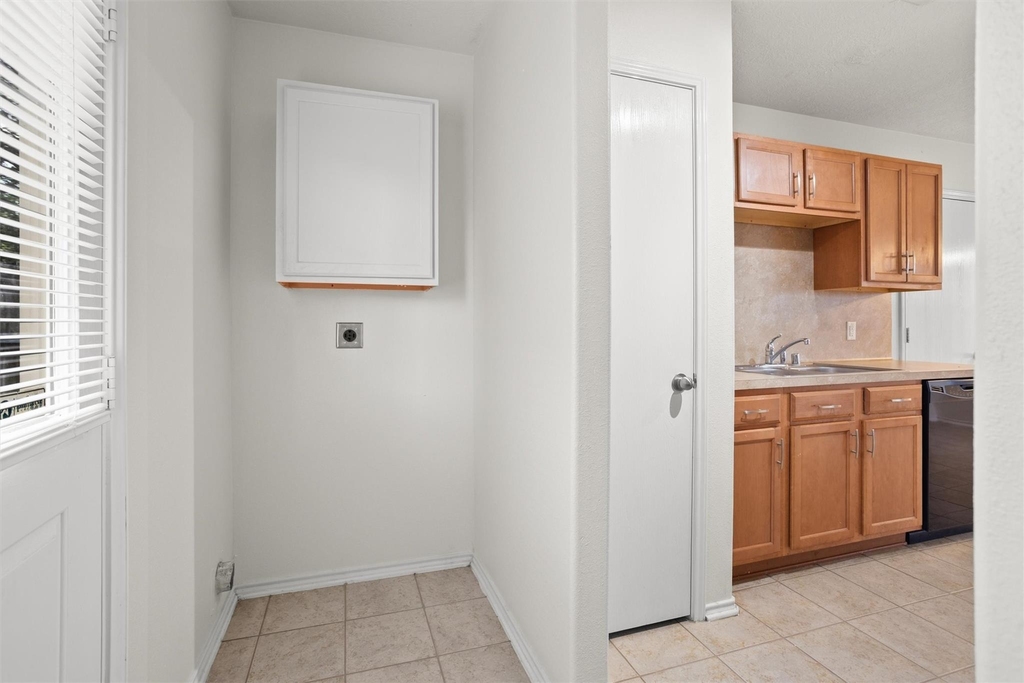 8923 Aurora Park Lane - Photo 11