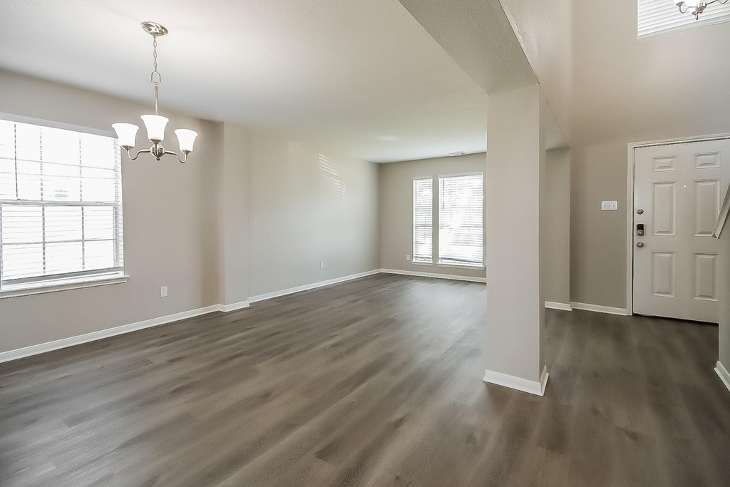 4805 E Parma Drive - Photo 6
