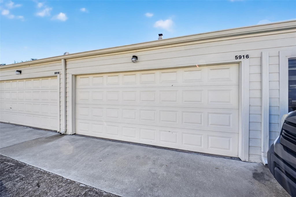 5916 Woodway Place Court - Photo 22