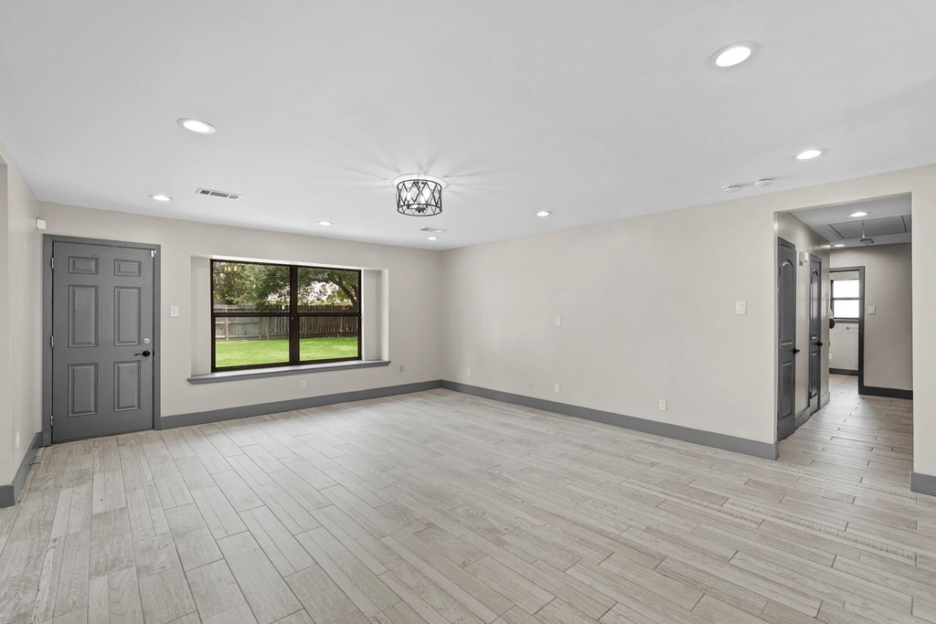 5522 Braesvalley Drive - Photo 8