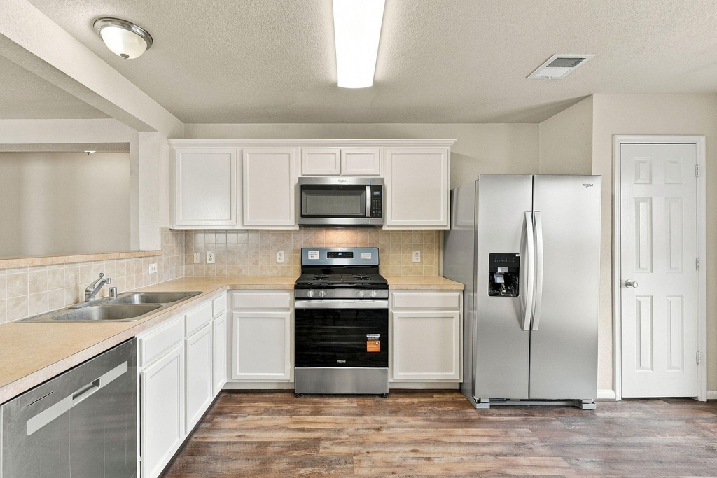 3006 Rustling Chestnut Street - Photo 13